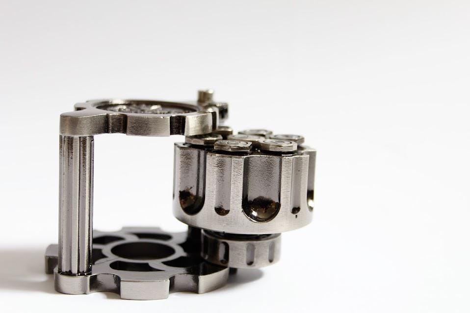 Silver Brass Bullet Dice Set with Revolver Case Metal D&D Dice Spinning Hex Chamber RPG Dice Gift Fidget Toy Steampunk Gifts Collectable