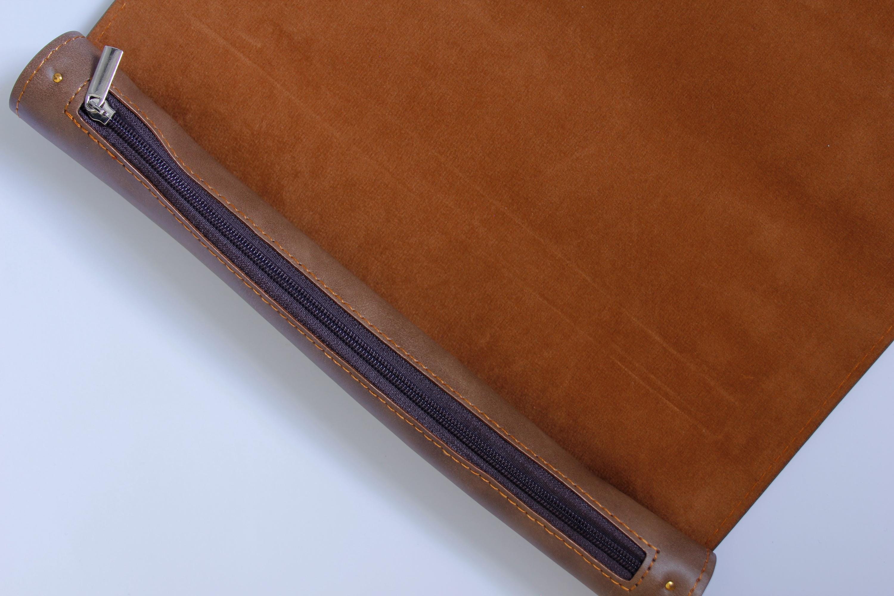 Tan Faux Leather Roll-Up Dice Holder Portable Dice Mat Storage Organiser